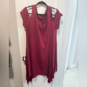 Torrid Magenta cold shoulder, challis hanky hem, flowy waist, NWT size 1 $40